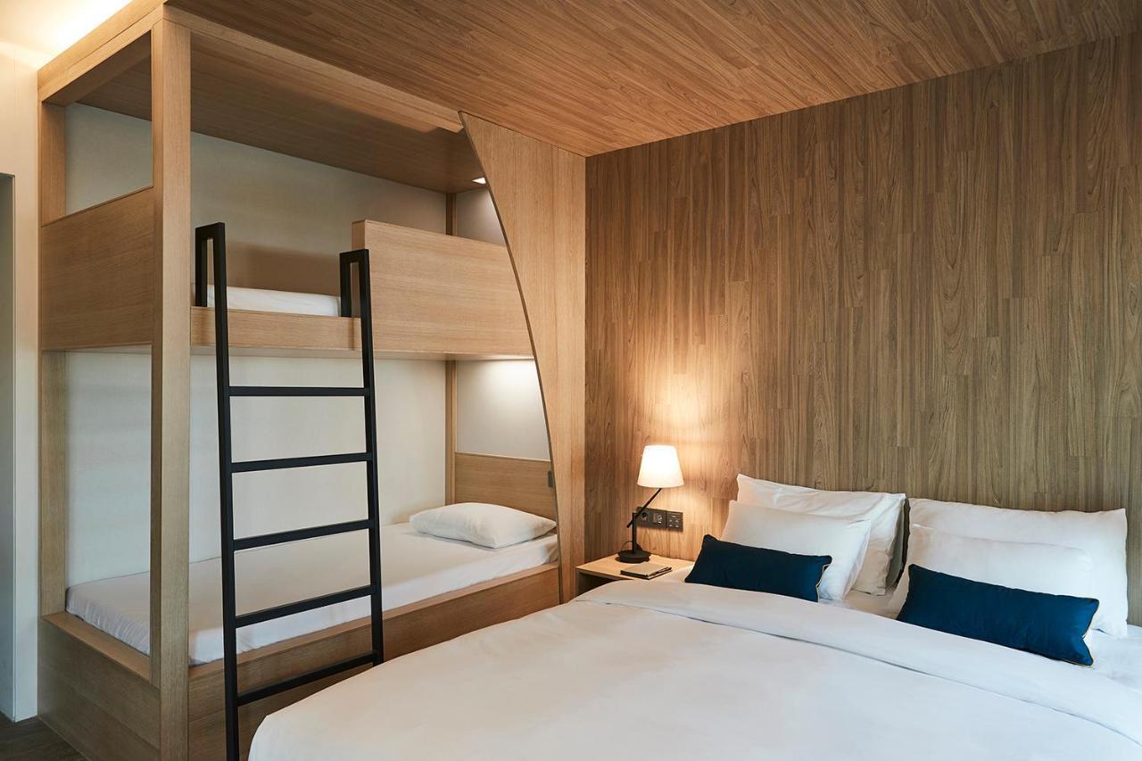 The Suites Hotel Jeju Seogwipo Extérieur photo