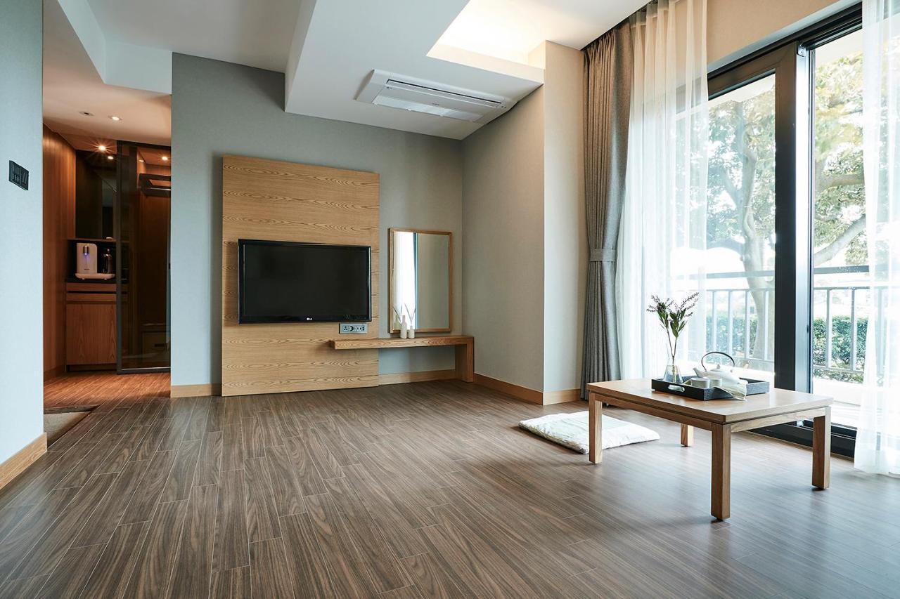 The Suites Hotel Jeju Seogwipo Extérieur photo