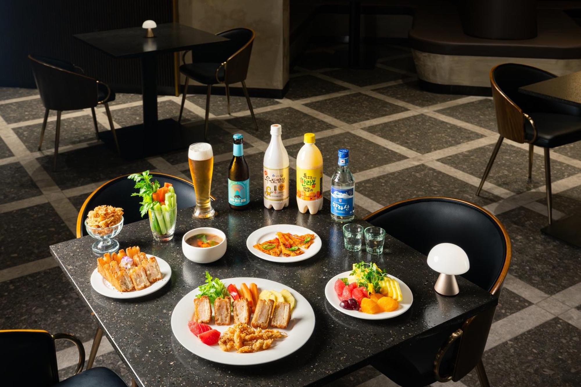 The Suites Hotel Jeju Seogwipo Extérieur photo