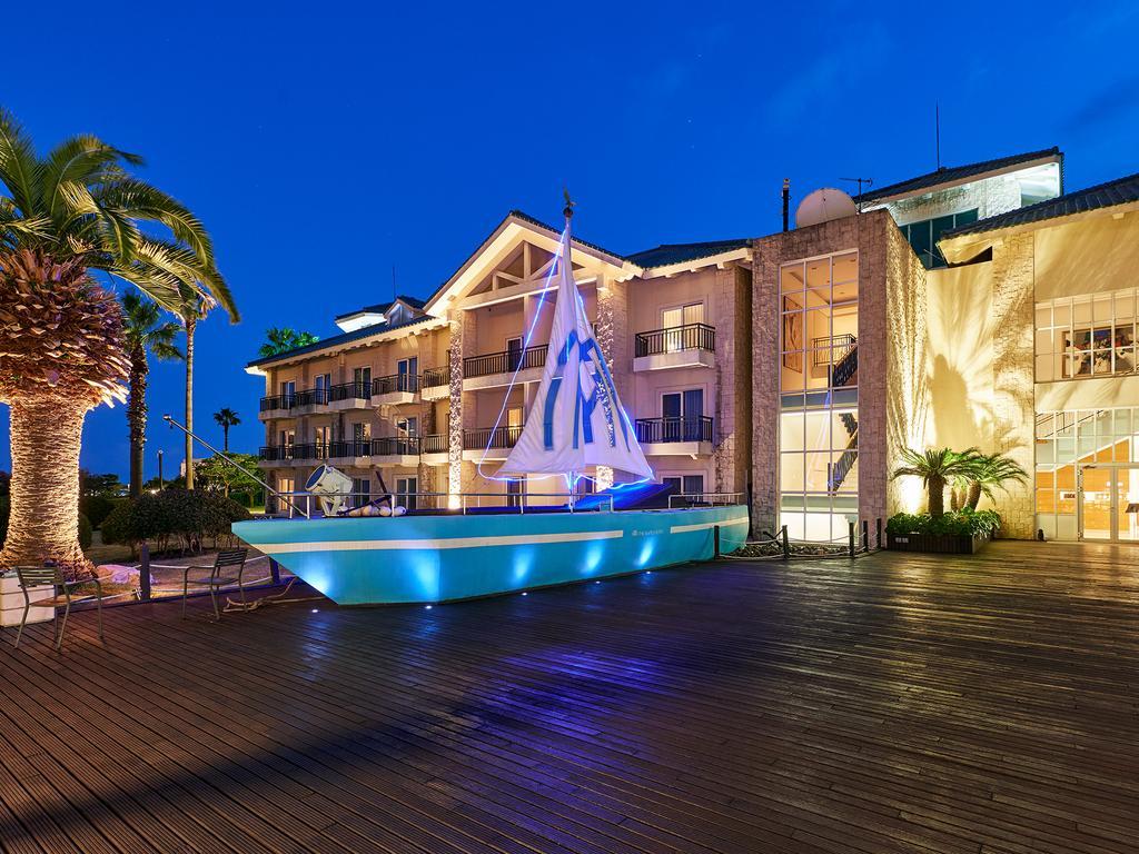 The Suites Hotel Jeju Seogwipo Extérieur photo