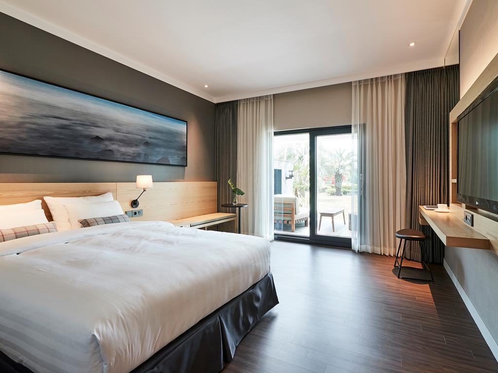 The Suites Hotel Jeju Seogwipo Extérieur photo