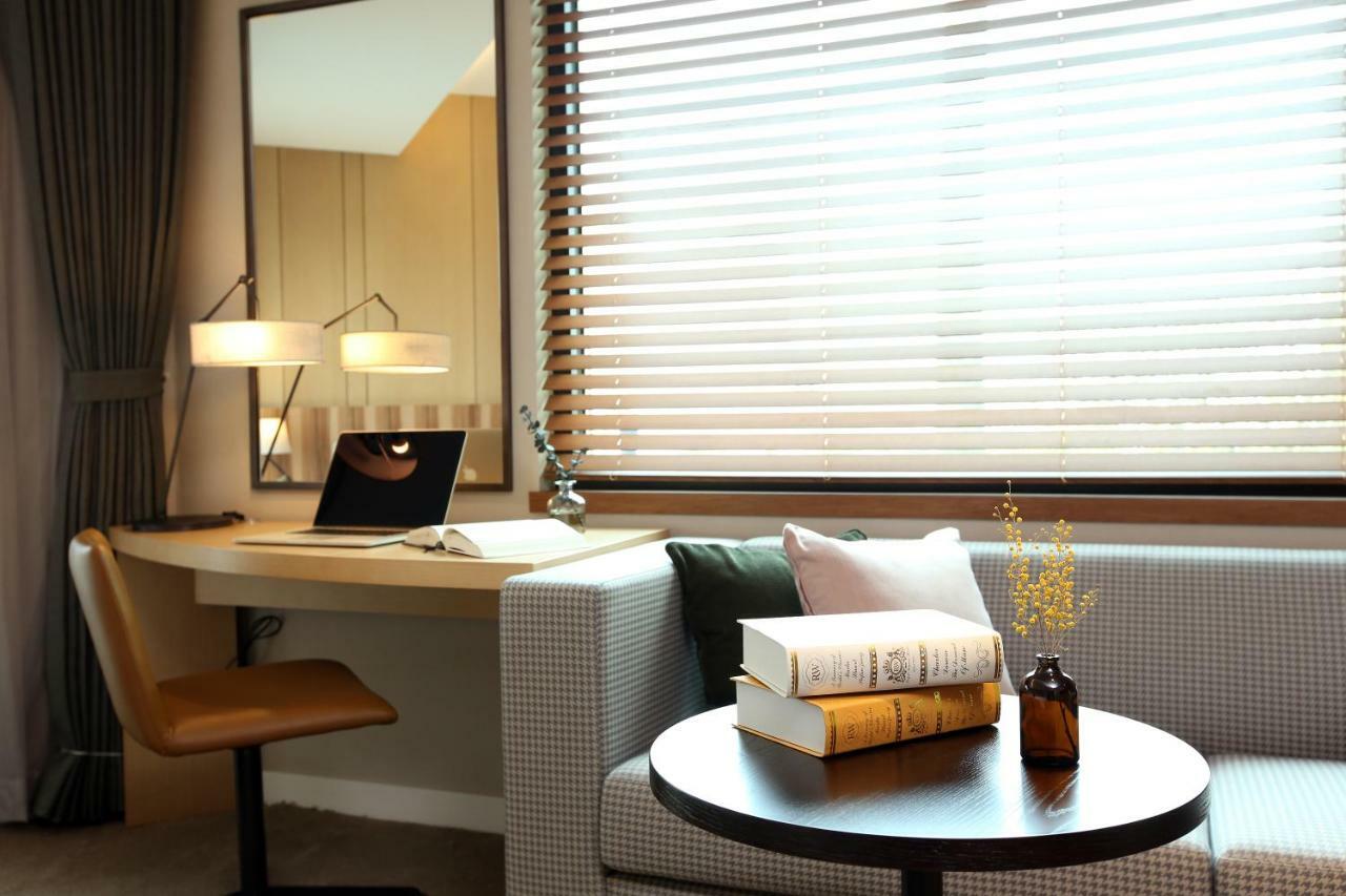 The Suites Hotel Jeju Seogwipo Extérieur photo
