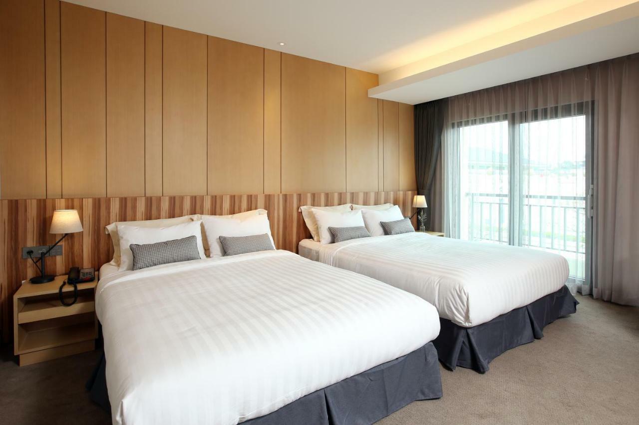 The Suites Hotel Jeju Seogwipo Extérieur photo